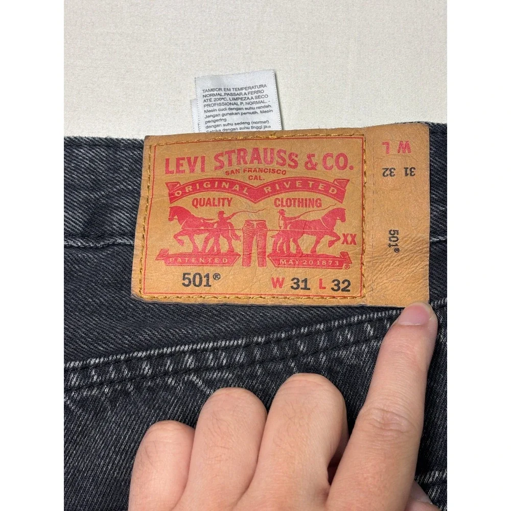 Levis 501 Original Fit Mens Faded Black Straight Leg Button‎ Fly Jeans W31 L32